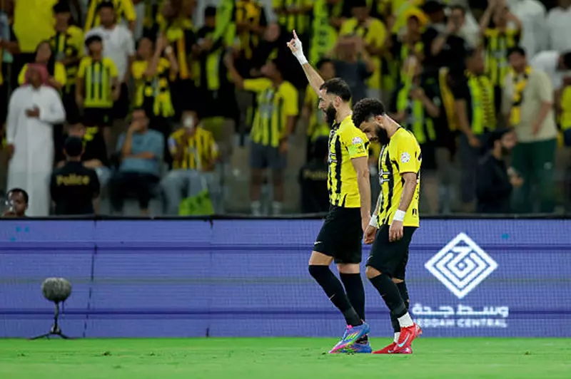 الأهلي يترقب جاهزية جالينو والاتحاد يستعيد بنزيما