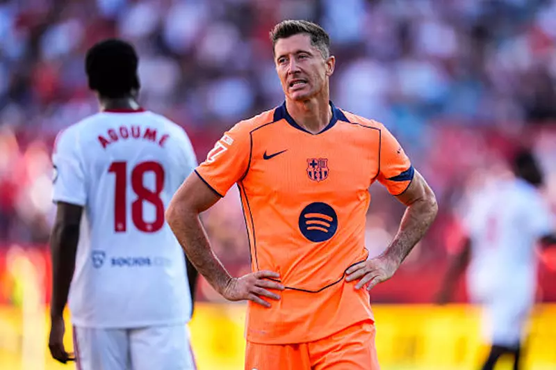 بين ميلان والسعودية.. ليفاندوفسكي يحسم مصيره مع برشلونة